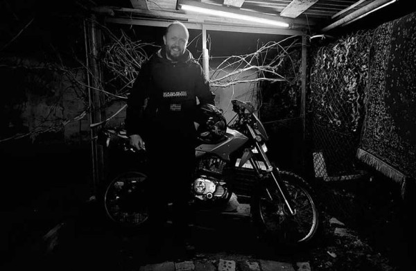 Liputan ke Medan Perang Rusia Ukraina, 2 Jurnalis dan Fotografer Ini Nekat Naik Motor