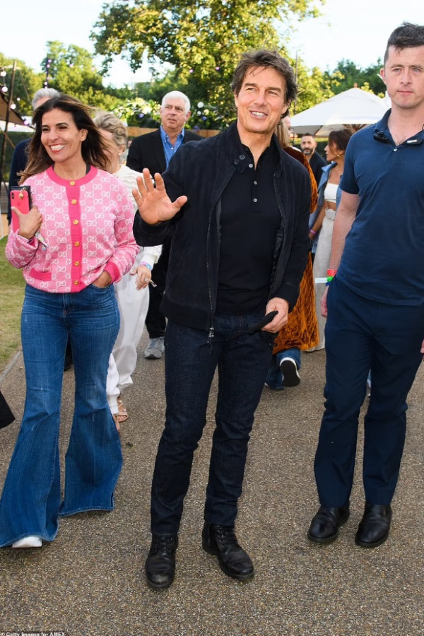 Tom Cruise Kepergok Nonton Konser Adele Bareng Wanita Misterius usai Putus dari Hayley Atwell