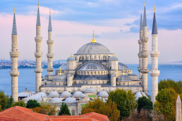 3 Bangunan Peninggalan Turki Utsmani, Nomor 1 Dibangun untuk Saingi Hagia Sophia