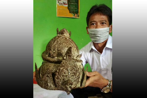 Penemuan Barang Antik Kuno di Indonesia, dari Uang Kerajaan hingga Mahkota Bermotif Naga