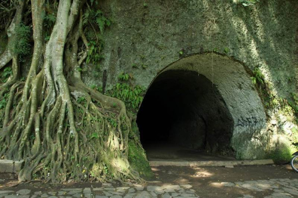 3 Tempat Wisata di Indonesia yang Diselimuti Kisah Mistis, Berani Liburan ke Sini?