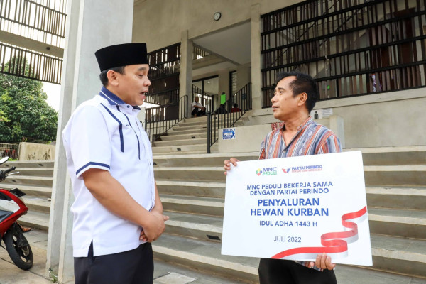 Perindo Bersama MNC Peduli Salurkan Hewan Kurban di Masjid Al Hurriyah Pasar Minggu