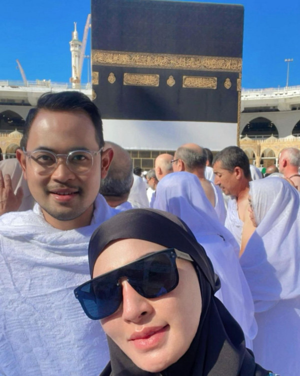 Sejumlah Artis Indonesia yang Naik Haji Tahun Ini, Nomor 3 Sempat Khawatir Gagal Berangkat
