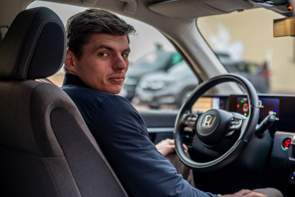 Cuma 50 Unit, Honda e Limited Edition Dikenalkan oleh Max Verstappen