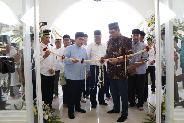 Resmikan Masjid At-Thohir Lampung, Erick Berkaca-kaca Kenang Kegigihan Sang Ayah