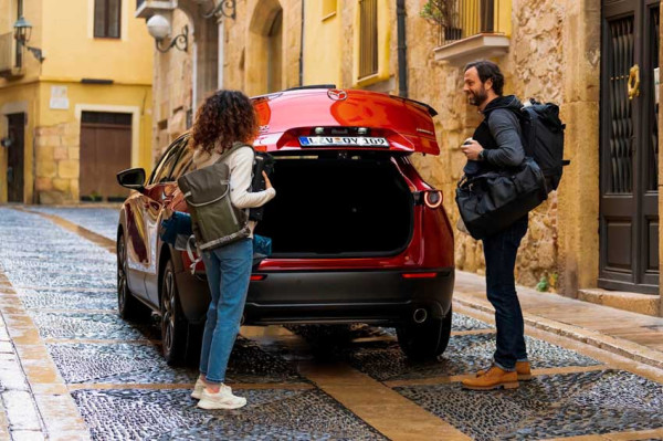 Desain Tailgate Baru Mazda Hadirkan Solusi Kenyamanan Mengakses Bagasi