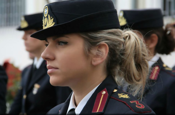 Negara-negara dengan Tentara Wanita Cantik di Dunia