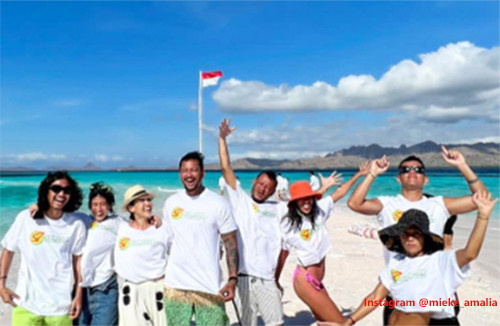 5 Artis Indonesia Ini Kompak dengan Anak Sambung, Nomor 4 seperti Teman Sebaya