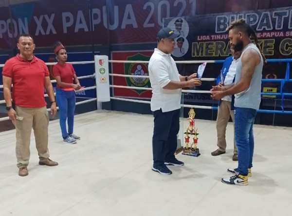 Bupati Asmat Apresiasi 3 Petinju Asmat Juara Liga Tinju Amatir di Merauke
