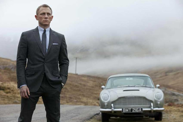 Ini Kisah Unik James Bond Mengendarai Aston Martin