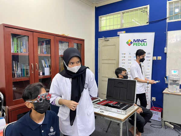 MNC Peduli dan Essilor Gelar Pemeriksaan Mata Gratis, SMART Ekselensia: Sangat Membantu, Terima Kasih