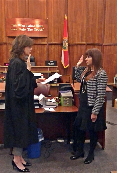 Haley Moss, Pengacara Autis 'Extraordinary Attorney Woo' dalam Kehidupan Nyata