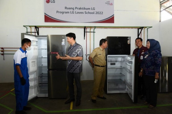 Hadirkan Kelas Industri, LG Loves School Dukung Pendidikan SMKN 1 Warungasem Batang