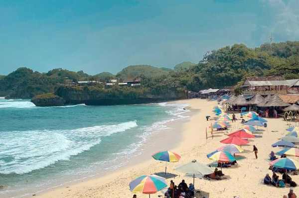 6 Pantai Cantik di Gunungkidul yang Cocok Jadi Tempat Liburan Akhir Pekan
