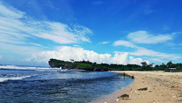 6 Pantai Cantik di Gunungkidul yang Cocok Jadi Tempat Liburan Akhir Pekan