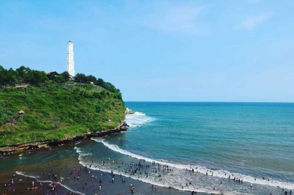 6 Pantai Cantik di Gunungkidul yang Cocok Jadi Tempat Liburan Akhir Pekan