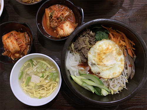 Warung Korea Pop Suguhkan Kuliner Autentik Negeri Ginseng