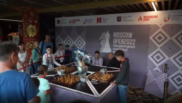 Kaget, Robot Catur Patahkan Jari Bocah 7 Tahun di Moscow Chess Open 2022