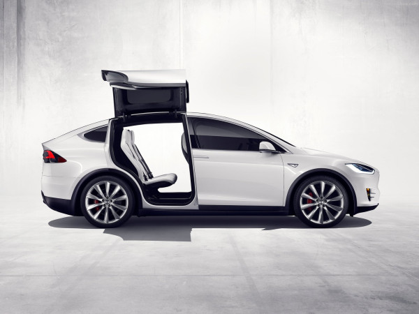 Intip Harga dan Spesifikasi Tesla X yang Dimiliki Ketua MPR Bamsoet dan Aktor Jimmy Lin.