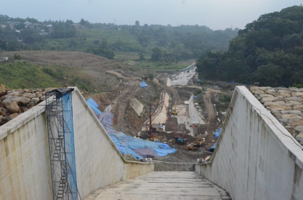 Tinjau Proyek Bendungan di Bogor, Ridwan Kamil: Dalam Waktu Dekat Selesai