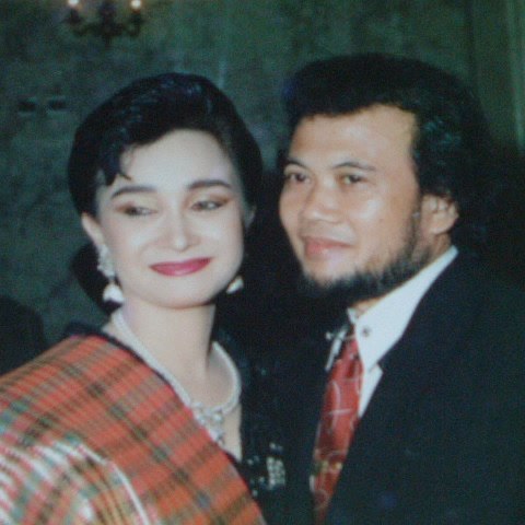 Profil Ricca Rachim yang Empat Kali Dipoligami Rhoma Irama