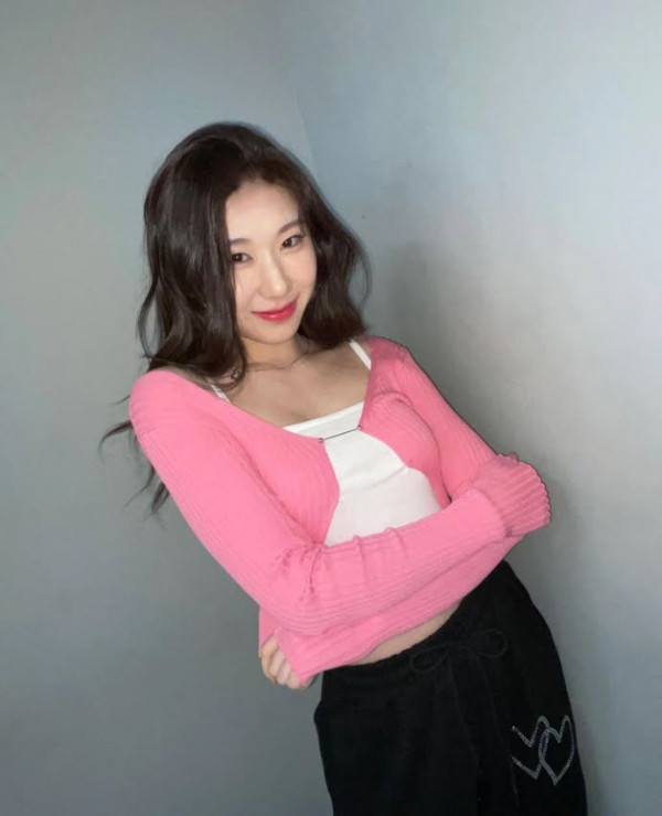 Adu Gaya Jennie BLACKPINK dan Wonyoung IVE, Siapa yang Lebih Keren?