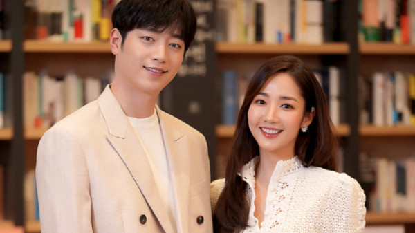 4 Aktris Drama Korea yang Sering Dipasangkan dengan Aktor yang Jauh Lebih Muda