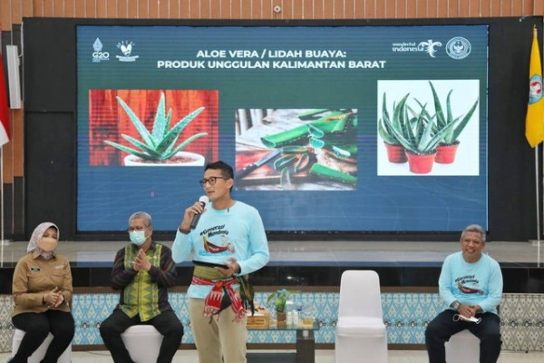Sandiaga Bantu Warga Kubu Raya Tingkatkan Penghasilan Lewat Olahan Lidah Buaya