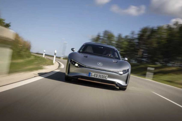 Dibikin dalam 18 Bulan, Konsep Mobil Listrik Mercedes Tempuh 1.000 Km dengan Sekali Charging