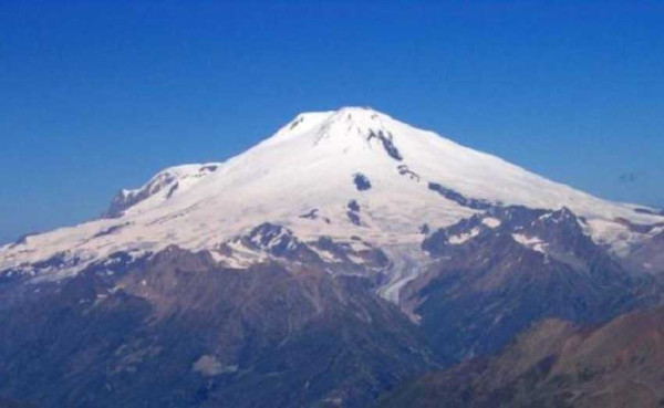 5 Gunung Tertinggi di Indonesia, Semua Punya Keunikan dan Memikat