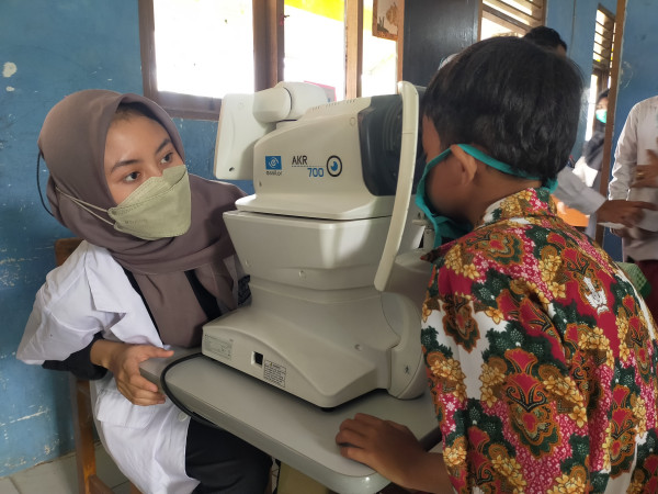 MNC Peduli Bersama Esilor dan Universitas Terbuka Gelar Pemeriksaan Mata Gratis di SDN 03 Kemang Bogor