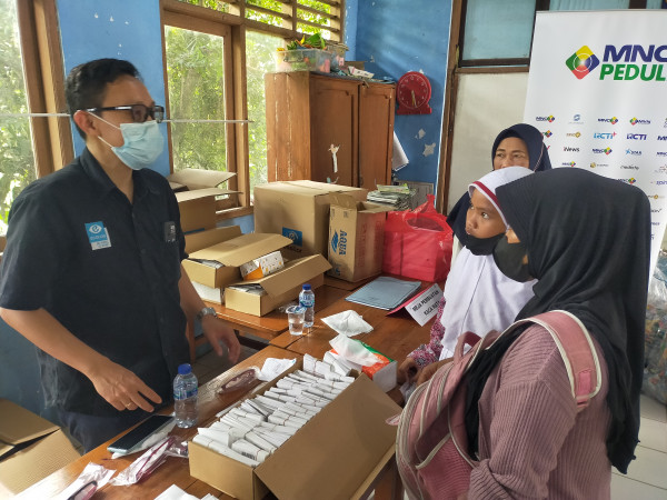 Pemeriksaan Mata Gratis Bersama MNC Peduli dan Essilor, UT: Sangat Membantu Anak Didik
