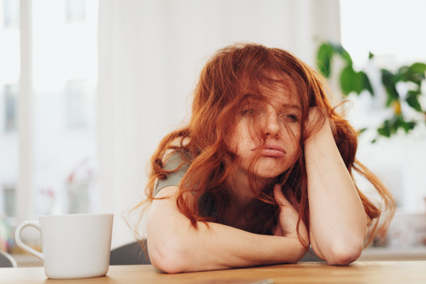 7 Hal yang Bikin Introvert Susah Punya Pacar dan Solusinya