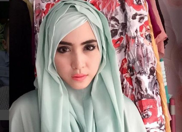 5 Artis Indonesia yang Izinkan Suami Berpoligami, Nomor 3 Sempat Sulit Punya Keturunan