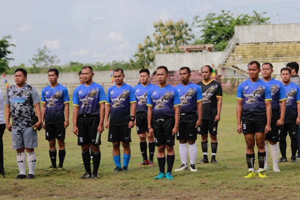 Bupati Winarti Buka Turnamen Fun Match Football Trofeo Interminal FC 2022