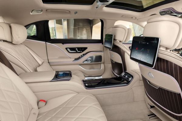 Kupas Interior Supermewah Mercedes-Maybach yang Dimiliki Menkominfo Johnny G Plate