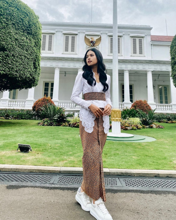 7 Artis Indonesia Senang Berkebaya, Cantik dan Anggun