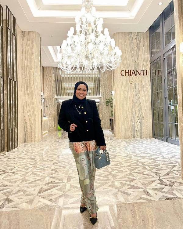6 Artis Indonesia yang Memiliki Orang Tua Pemuka Agama, Nomor 3 Paling Kontroversi