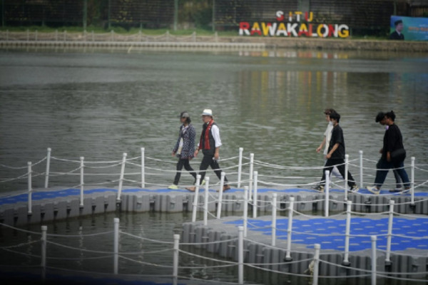 Ini Gaya Ridwan Kamil dan Bonge Cs di Atas Catwalk Floating Deck Setu Rawa Kalong