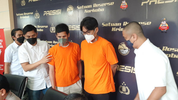 Potret Doddy Manajer BCL Pakai Baju Tahanan usai Jadi Tersangka, Wajahnya Lesu