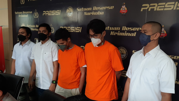 Potret Doddy Manajer BCL Pakai Baju Tahanan usai Jadi Tersangka, Wajahnya Lesu