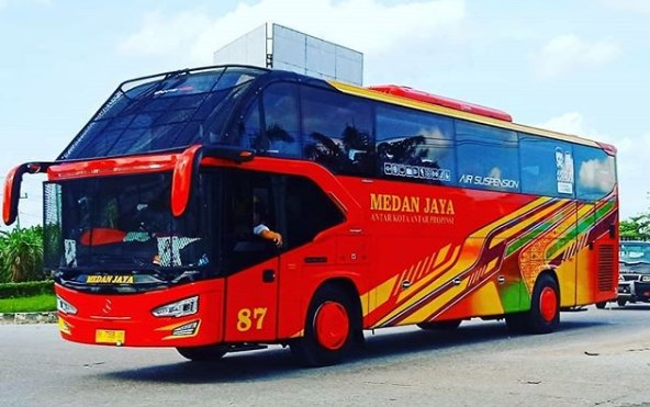 Armada Bus Legendaris Lintas Jawa Sumatera dengan Trek Terpanjang