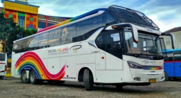 Armada Bus Legendaris Lintas Jawa Sumatera dengan Trek Terpanjang