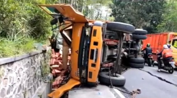 Mengerikan! Penampakan 3 Kendaraan Pasca Kecelakaan Maut di Jalur Gentong Tasikmalaya