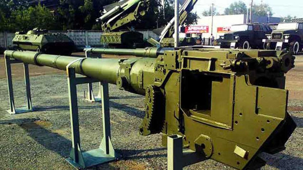 Tank T-84 Oplot yang Langka Muncul di Ukraina, Dipersenjatai Meriam 125 MM dan 46 Peluru