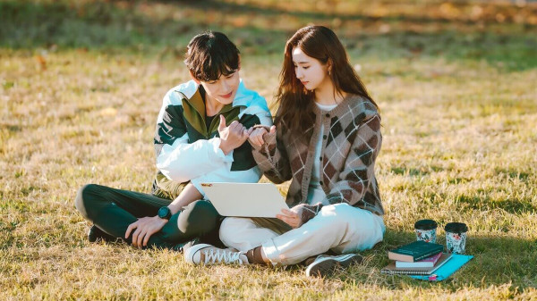 8 Drama Korea yang Cocok untuk Ditonton Kaum Introvert