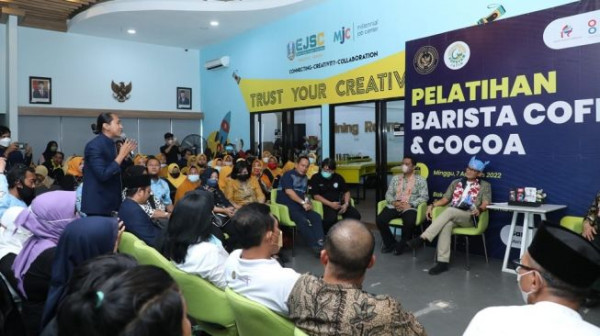 Sandiaga Uno Ajak Warga Jember Jadi Pengusaha Kopi dan Cokelat