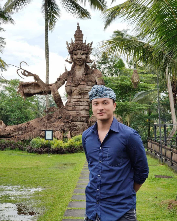 Berwajah Ganteng, 5 Artis Indonesia Ini Masih Betah Menjomblo
