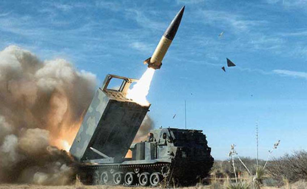 Foto Satelit Tunjukkan Pangkalan Udara Rusia di Krimea Rusak Parah, Benarkah Dihajar Rudal HIMARS?