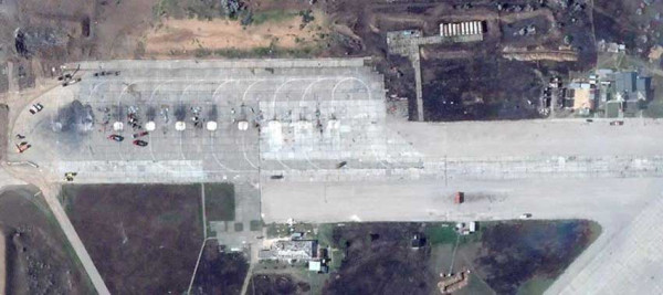 Foto Satelit Tunjukkan Pangkalan Udara Rusia di Krimea Rusak Parah, Benarkah Dihajar Rudal HIMARS?